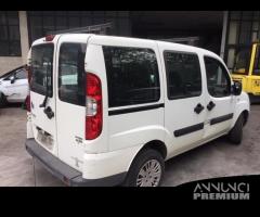 Ricambi Fiat Doblo 07 vetrato e chiuso vari colori