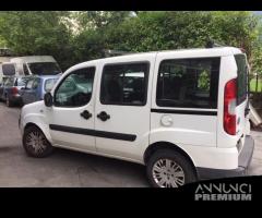 Ricambi Fiat Doblo 07 vetrato e chiuso vari colori