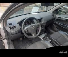 Ricambi Opel Astra SW 2006 grigio chiaro e bianco - 9