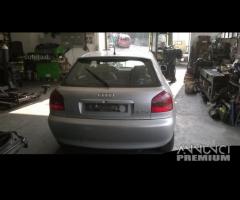 Ricambi carrozzeria Audi A3 2000 grigio e blu - 1