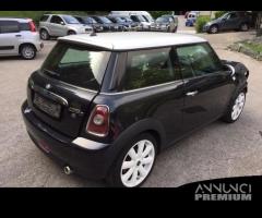 Ricambi Mini cooper D 2008 nera 1600cc TD 9HZ