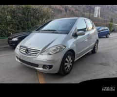 Ricambi Mercedes Classe A 2006 grigia e nera