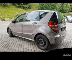 Ricambi Mercedes Classe A 2006 grigia e nera - 14