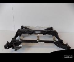 CARRELLO BMW 3 F30 \\ 31 LCI \\ TRAVE DI SOSPENSIO