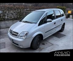 Ricambi Opel Meriva 2005 grigio/azzurro e argento