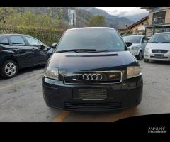 Ricambi Audi A2 2003 nera e grigio chiaro