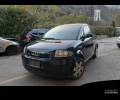 Ricambi Audi A2 2003 nera e grigio chiaro