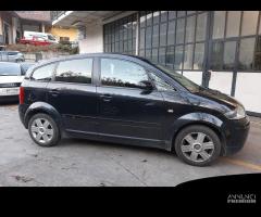 Ricambi Audi A2 2003 nera e grigio chiaro - 8