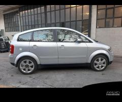 Ricambi Audi A2 2003 nera e grigio chiaro - 15