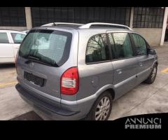 Ricambi carrozzeria Opel Zafira 2003 grigia