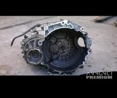 Cambio VW Golf 02 1600cc B. kw77 BCB