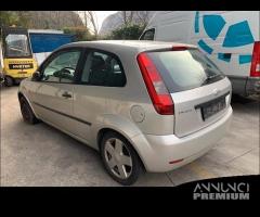 Ricambi Ford Fiesta 3 porte da 2003 colori vari