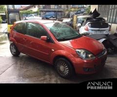 Ricambi Ford Fiesta 3 porte da 2003 colori vari - 10