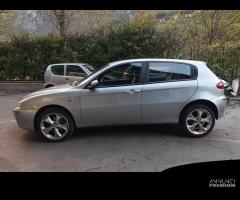 Ricambi Alfa 147 2002 2006 5 porte colori vari