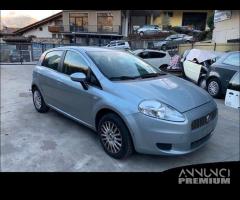 Ricambi Fiat Grande Punto 5 e 3 porte vari colori