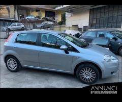 Ricambi Fiat Grande Punto 5 e 3 porte vari colori