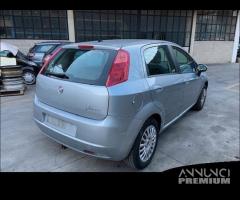 Ricambi Fiat Grande Punto 5 e 3 porte vari colori