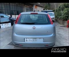 Ricambi Fiat Grande Punto 5 e 3 porte vari colori - 6