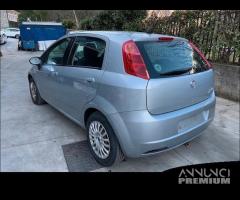 Ricambi Fiat Grande Punto 5 e 3 porte vari colori - 7