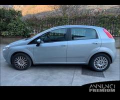 Ricambi Fiat Grande Punto 5 e 3 porte vari colori - 8