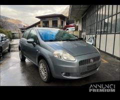 Ricambi Fiat Grande Punto 5 e 3 porte vari colori - 9