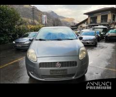 Ricambi Fiat Grande Punto 5 e 3 porte vari colori - 10