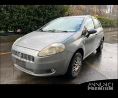 Ricambi Fiat Grande Punto 5 e 3 porte vari colori - 11