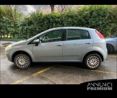 Ricambi Fiat Grande Punto 5 e 3 porte vari colori - 12