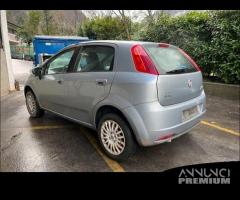 Ricambi Fiat Grande Punto 5 e 3 porte vari colori - 13