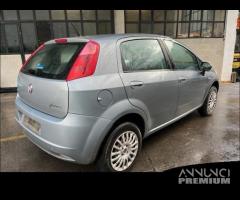 Ricambi Fiat Grande Punto 5 e 3 porte vari colori - 15