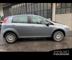 Ricambi Fiat Grande Punto 5 e 3 porte vari colori - 16