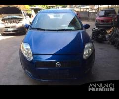 Ricambi Fiat Grande Punto 5 e 3 porte vari colori - 22