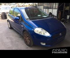 Ricambi Fiat Grande Punto 5 e 3 porte vari colori - 23