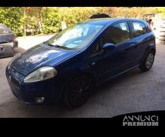 Ricambi Fiat Grande Punto 5 e 3 porte vari colori - 24