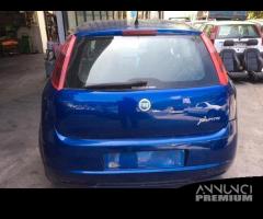 Ricambi Fiat Grande Punto 5 e 3 porte vari colori - 25