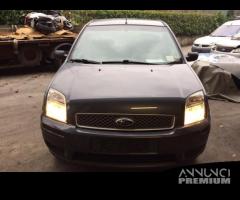 Ricambi Ford Fusion 2004 grigio medio e chiaro