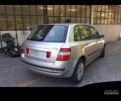 Ricambi Fiat Stilo 2004 5 porte vari colori - 6