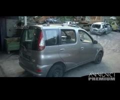 Ricambi Toyota Yaris Verso anno 2005 colore 1D2