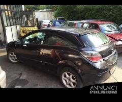 Ricambi carrozzeria Opel Astra GTC 2006 3 porte