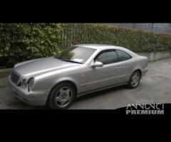 Ricambi Mercedes CLK 200 1997 grigio chiaro e blu