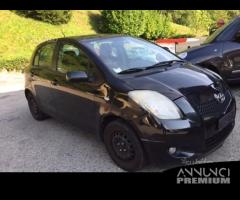 Ricambi Toyota Yaris 2008 5 porte vari colori