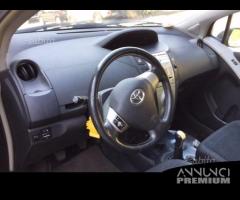 Ricambi Toyota Yaris 2008 5 porte vari colori