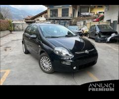 Ricambi Fiat Punto Evo 2010 5 porte nera e grigia