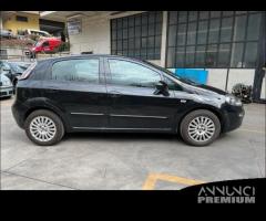 Ricambi Fiat Punto Evo 2010 5 porte nera e grigia