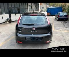 Ricambi Fiat Punto Evo 2010 5 porte nera e grigia - 7