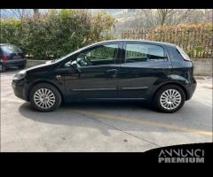 Ricambi Fiat Punto Evo 2010 5 porte nera e grigia - 8