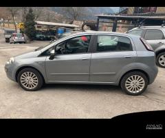 Ricambi Fiat Punto Evo 2010 5 porte nera e grigia - 12