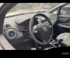 Ricambi Fiat Punto Evo 2010 5 porte nera e grigia - 16