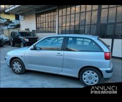 Ricambi Seat Ibiza 2001 3 porte grigio chiaro - 8