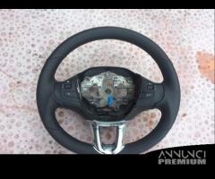 Volante in pelle con comandi Peugeot 2008 2018